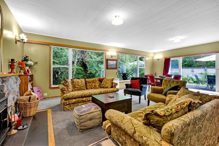 Photo of property in 1 High Road, Hawera, 4610