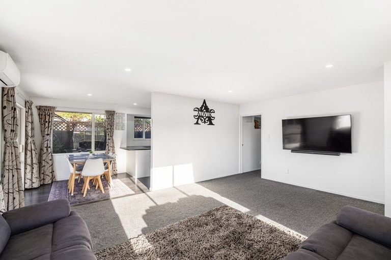 Photo of property in 21a Belfast Road, Belfast, Christchurch, 8051