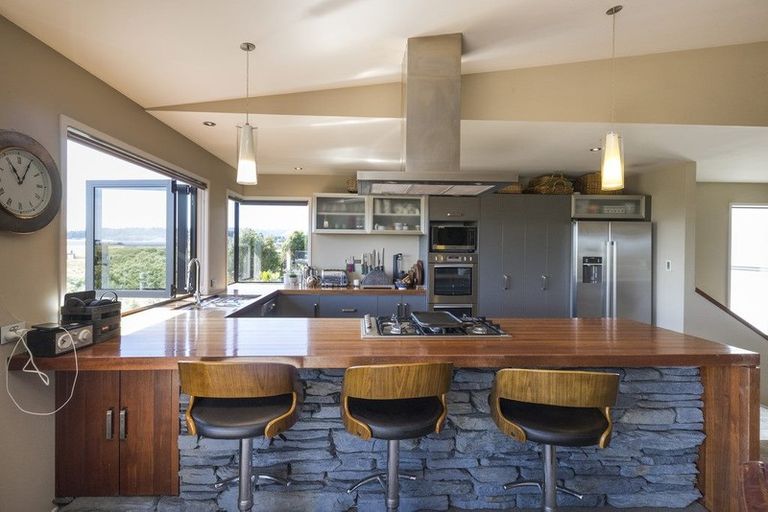 Photo of property in 51 Ruapehu Drive, Fitzherbert, Palmerston North, 4410