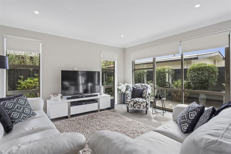 Photo of property in 3/502 Harewood Road, Harewood, Christchurch, 8051