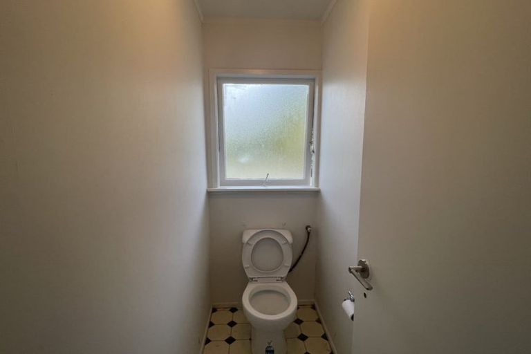 Photo of property in 30 Ramillies Place, Glenfield, Auckland, 0629