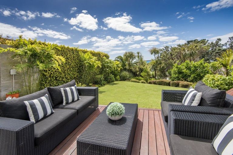 Photo of property in 1/40 Seacliffe Avenue, Belmont, Auckland, 0622