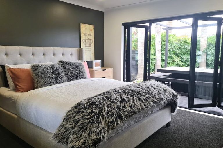 Photo of property in 4 Nadine Place, Mangere Bridge, Auckland, 2022