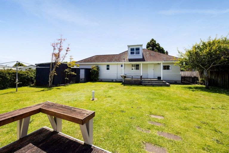 Photo of property in 1354 Devon Road, Brixton, Waitara, 4382