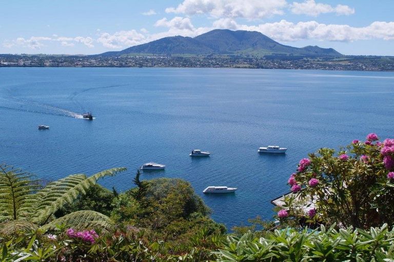 Photo of property in 24 Scenic Heights, Acacia Bay, Taupo, 3330