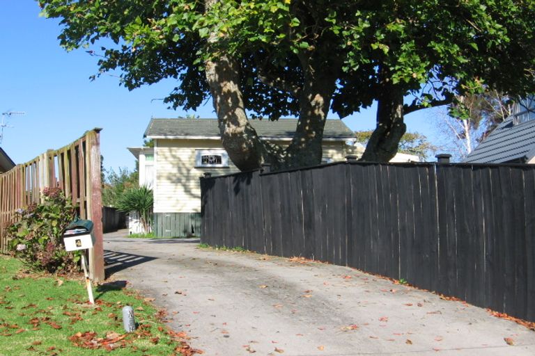 Photo of property in 4 Mickle Street, Te Atatu South, Auckland, 0610