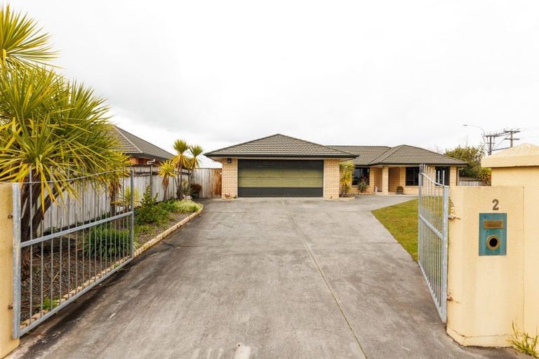 Photo of property in 2 Fernlea Avenue, Kelvin Grove, Palmerston North, 4414