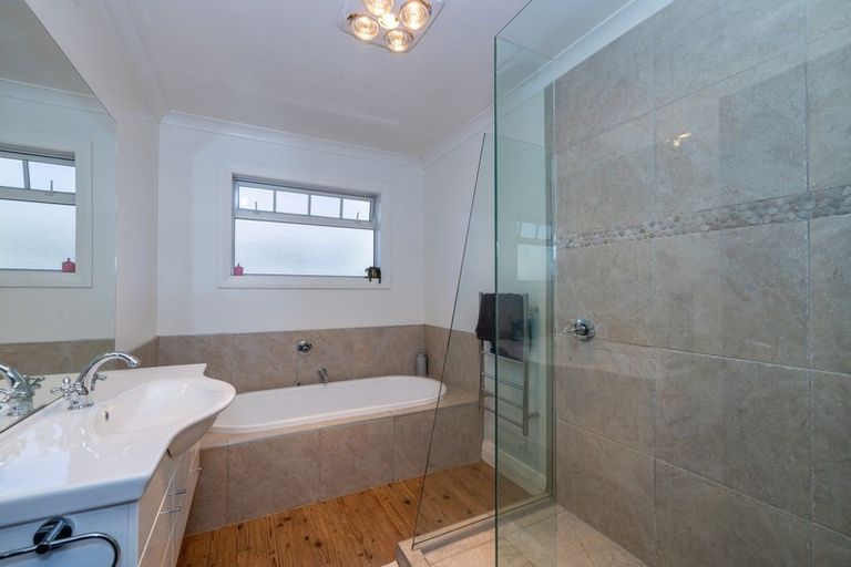 Photo of property in 14 Ash Avenue, Albert Town, Wanaka, 9305