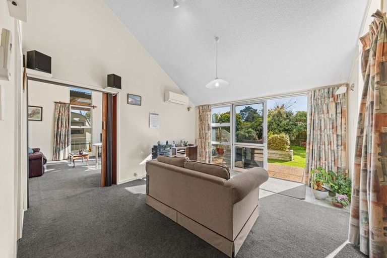 Photo of property in 14a Truby King Street, Merrilands, New Plymouth, 4312