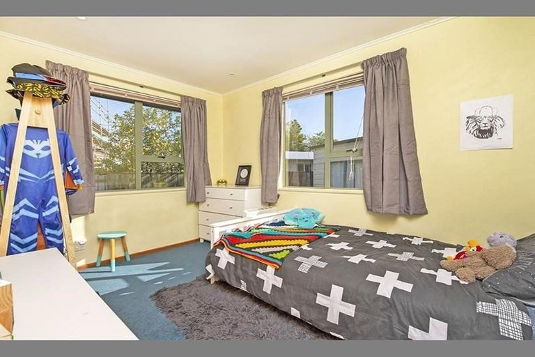 Photo of property in 85 Gloria Avenue, Te Atatu Peninsula, Auckland, 0610