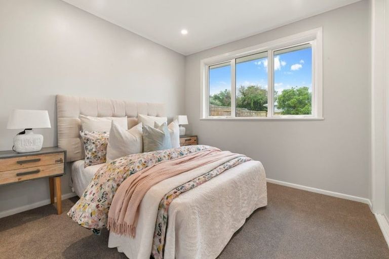 Photo of property in 37 Cardiff Road, Pakuranga, Auckland, 2010