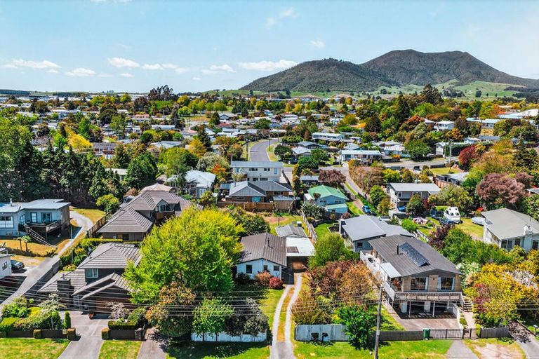 Photo of property in 14 Sunset Street, Hilltop, Taupo, 3330