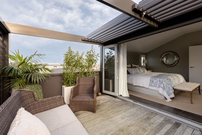 Photo of property in 241 Oceanbeach Road, Mount Maunganui, 3116