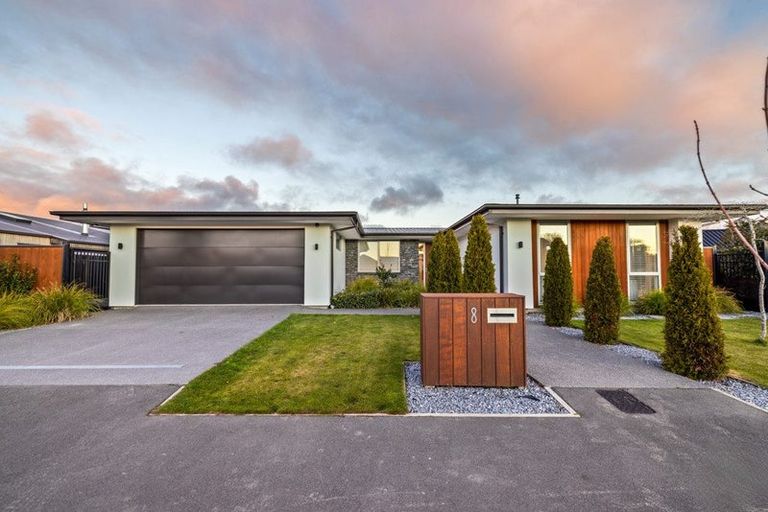 Photo of property in 8 Irvines Track, Halswell, Christchurch, 8025