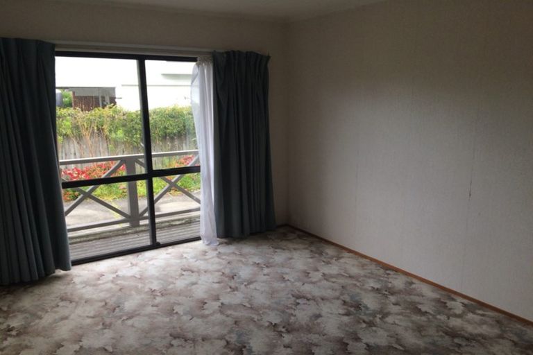 Photo of property in 9 Karawa Place, Kawakawa Bay, Papakura, 2585