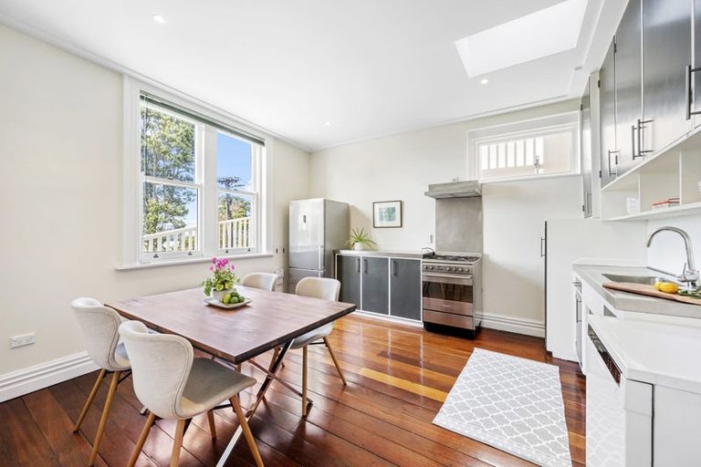 Photo of property in 18 Central Terrace, Kelburn, Wellington, 6012