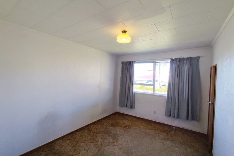 Photo of property in 51 Bodi Place, Te Atatu South, Auckland, 0610