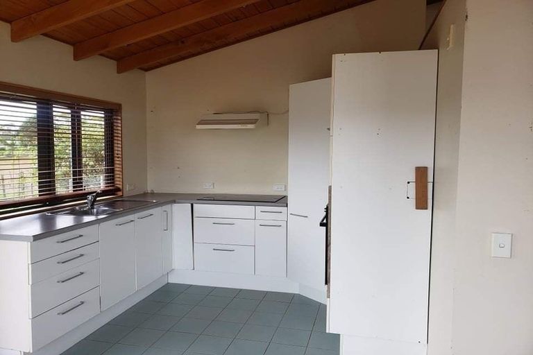 Photo of property in 60 Hanham Road, Kumeu, 0891