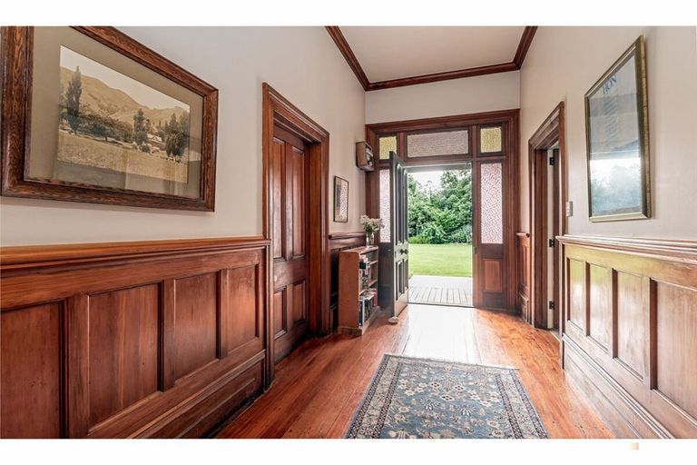 Photo of property in 111 Main North Road, Geraldine, 7930