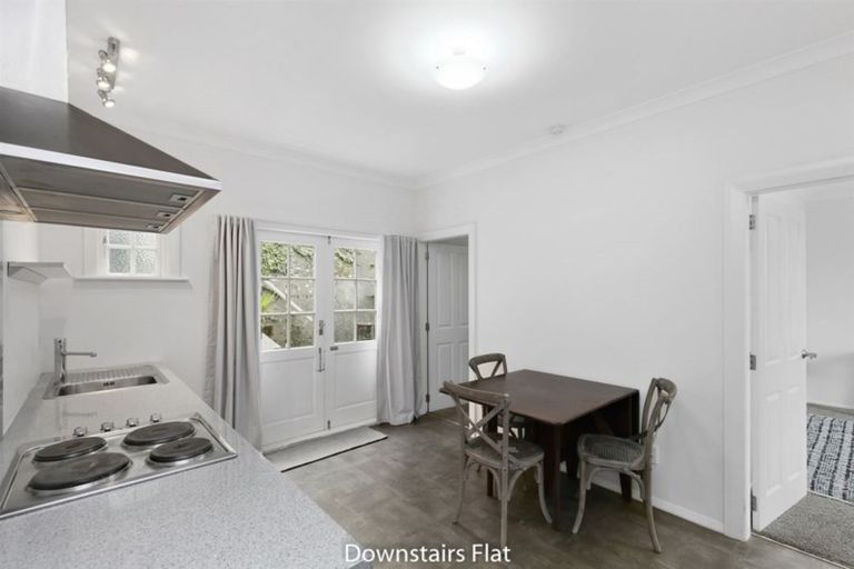 Photo of property in 1 Glasgow Street, Kelburn, Wellington, 6012