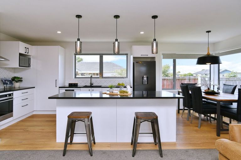 Photo of property in 25 Dunstan Crescent, Hornby, Christchurch, 8042