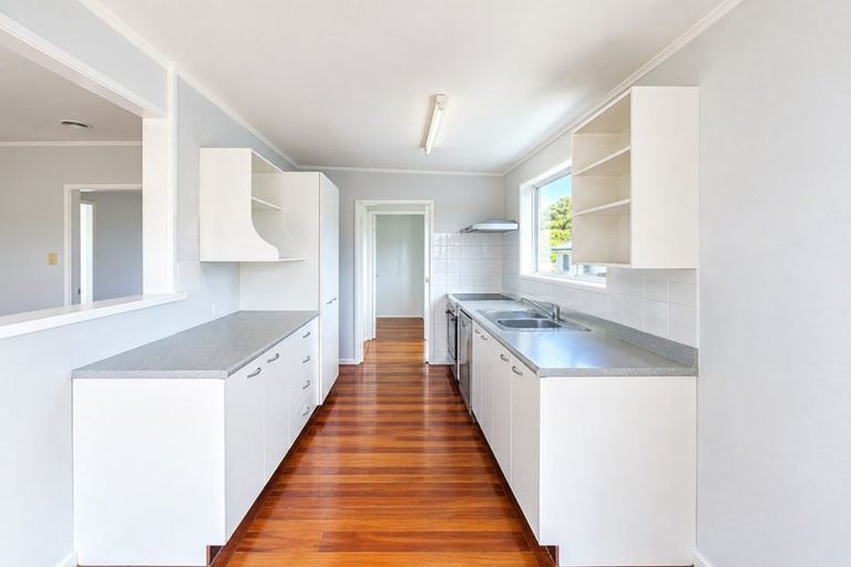 Photo of property in 97 Riverpark Crescent, Henderson, Auckland, 0610