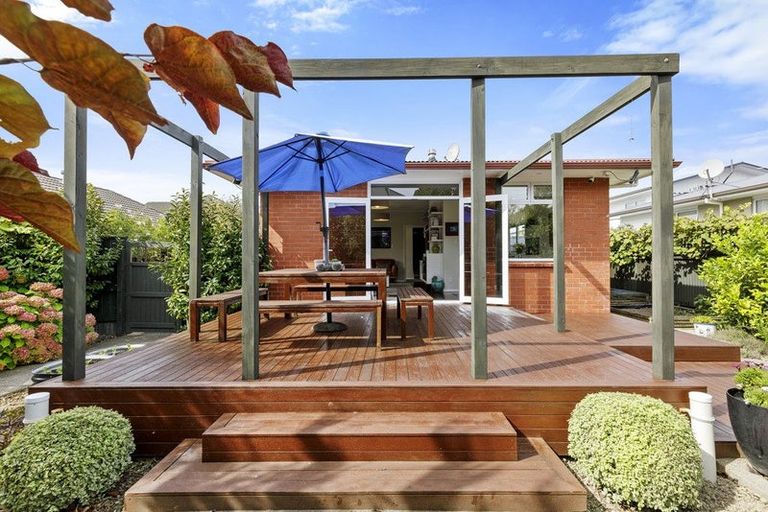 Photo of property in 2/57 Hautana Street, Woburn, Lower Hutt, 5010