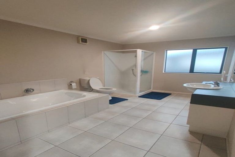 Photo of property in 36 Cyril French Drive, Flat Bush, Auckland, 2016