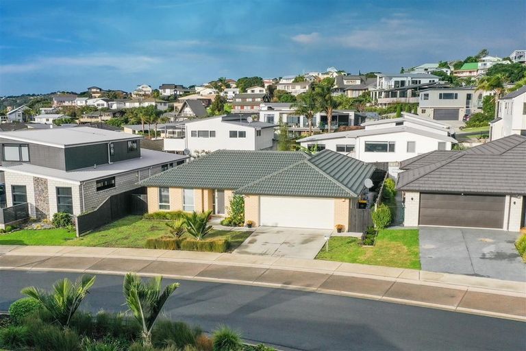 Photo of property in 17 Trevally Place, Snells Beach, 0920