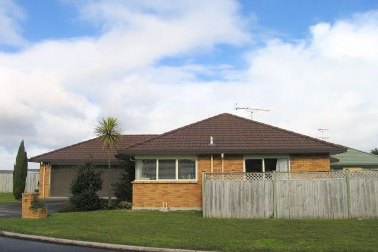 Photo of property in 4 Kalgan Place, Burswood, Auckland, 2013