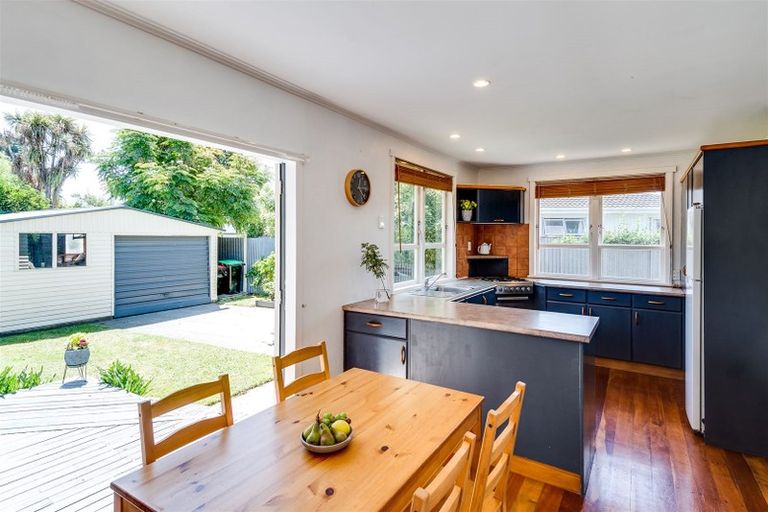Photo of property in 10 Shirley Place, Bay View, Napier, 4104