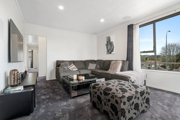 Photo of property in 66 Captain Scott Road, Glen Eden, Auckland, 0602