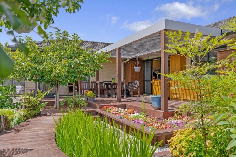 Photo of property in 9 Mohill Place, East Tamaki Heights, Auckland, 2016