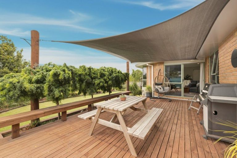 Photo of property in 2 Karamu Terrace, Pyes Pa, Tauranga, 3112