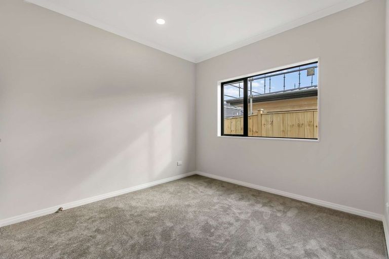 Photo of property in 5 Kakabeak Way, Takanini, 2110