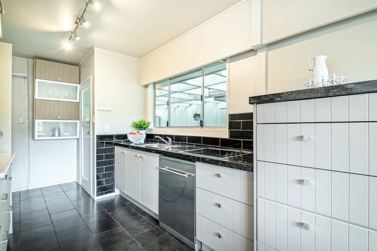 Photo of property in 2 Betsland Crescent, Hillcrest, Auckland, 0627