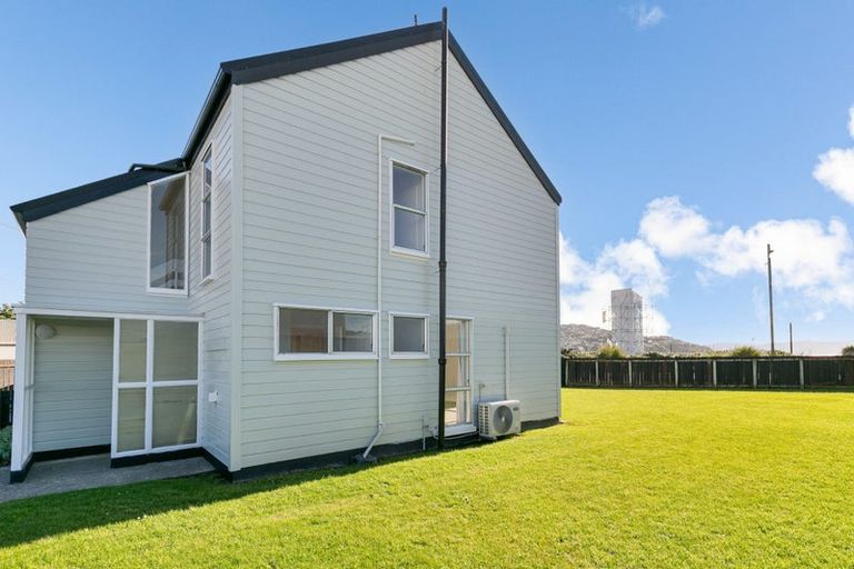 Photo of property in 1/163 Rongotai Road, Rongotai, Wellington, 6022