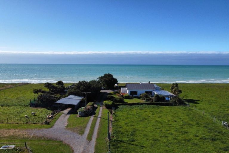 Photo of property in 347 Waimate Highway, Saint Andrews, Timaru, 7971