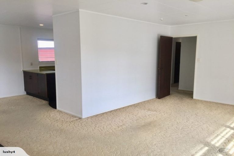 Photo of property in 1/2 Wolfe Street, Regent, Whangarei, 0112