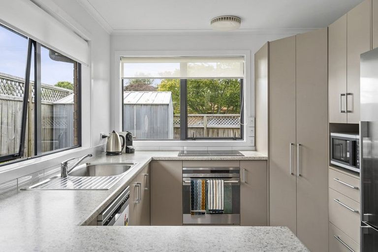 Photo of property in 5 Bronte Place, Leamington, Cambridge, 3432