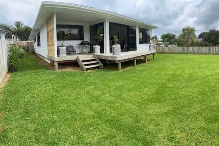 Photo of property in 19 Pohutukawa Drive, Cable Bay, 0420