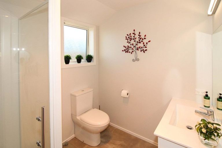 Photo of property in 28 Feist Street, Carterton, 5713