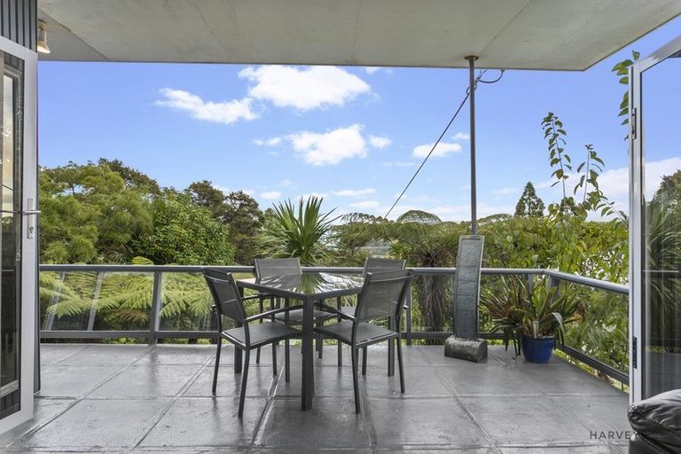 Photo of property in 94 Takahe Road, Titirangi, Auckland, 0604