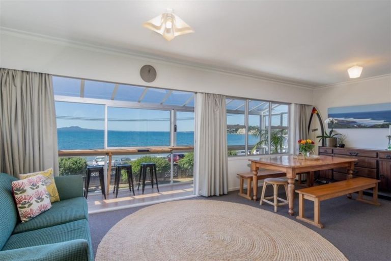 Photo of property in 32 Manly Esplanade, Browns Bay, Auckland, 0630