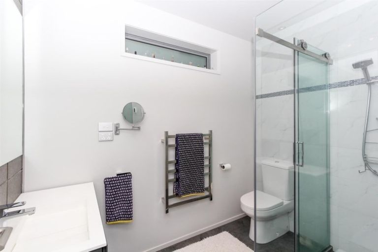 Photo of property in 46 Victoria Road, New Plymouth, 4310