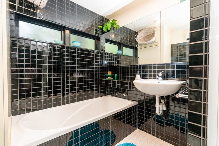 Photo of property in 111a Karori Road, Karori, Wellington, 6012