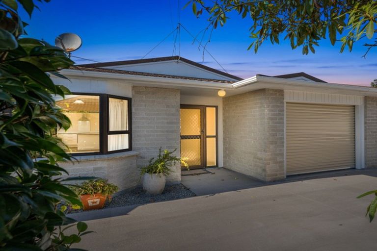 Photo of property in 6a Warrimoo Street, Paraparaumu, 5032