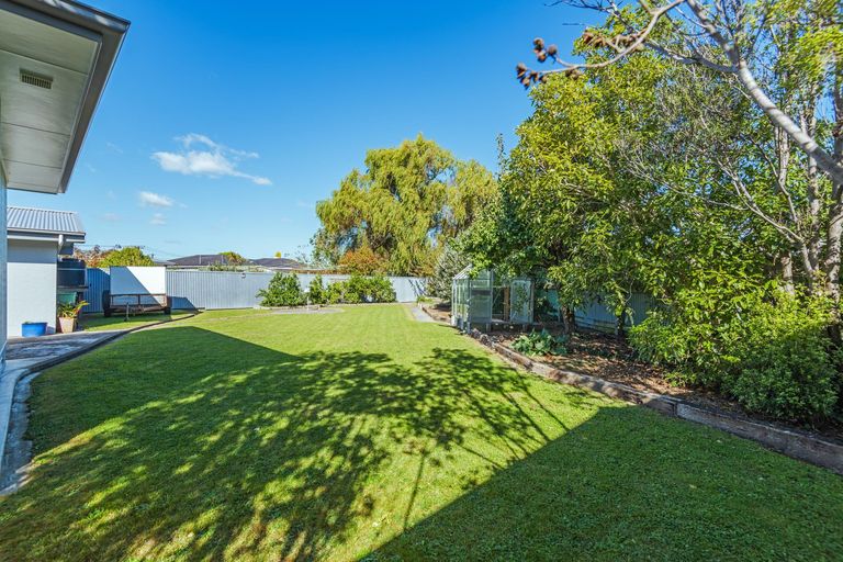 Photo of property in 3 Firth Place, Awapuni, Palmerston North, 4412