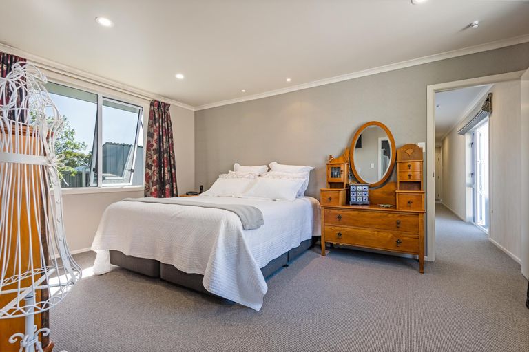 Photo of property in 3 Firth Place, Awapuni, Palmerston North, 4412