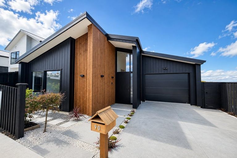 Photo of property in 90 Huanui Drive, Wainui, 0992